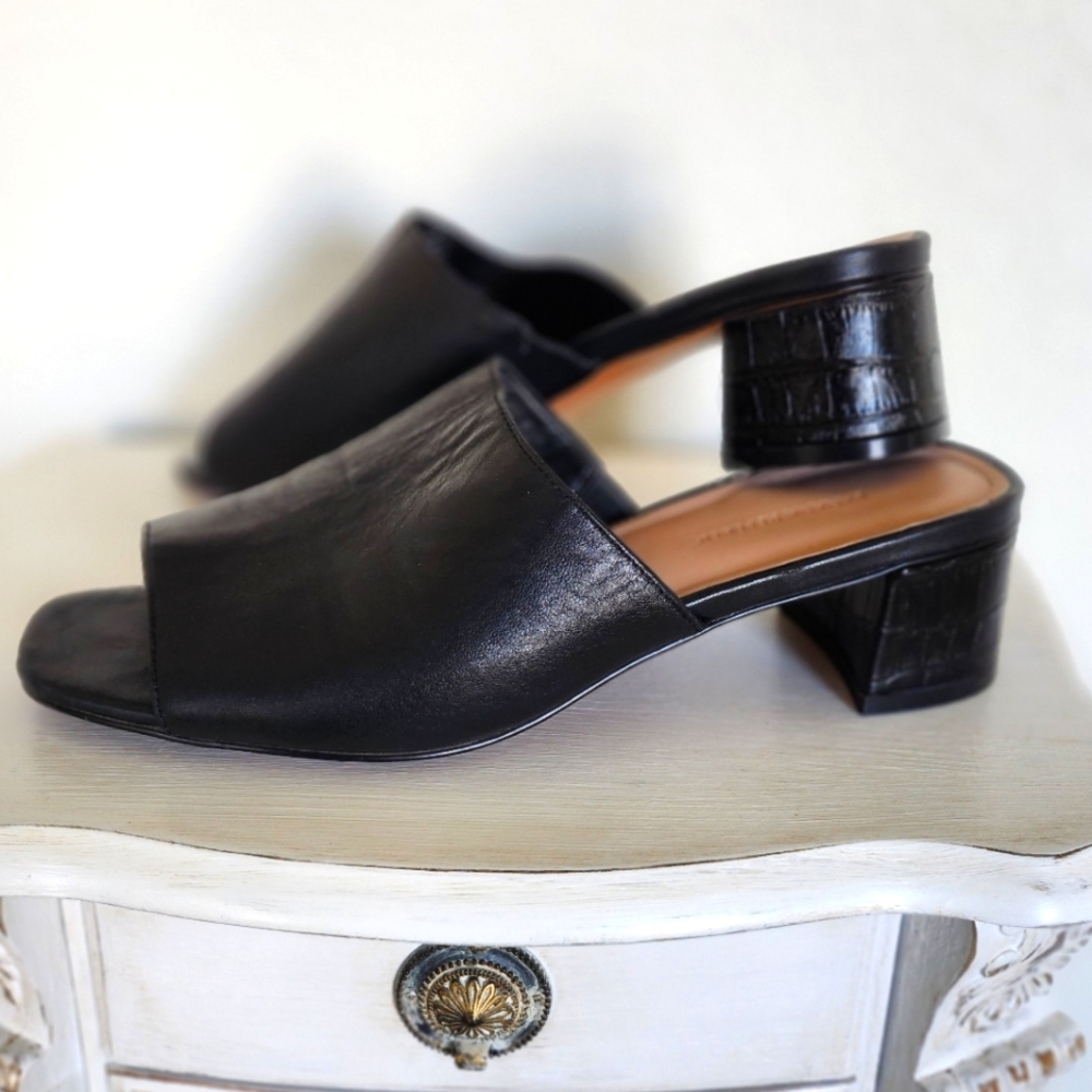 Banana Republic Black Mules 8.5